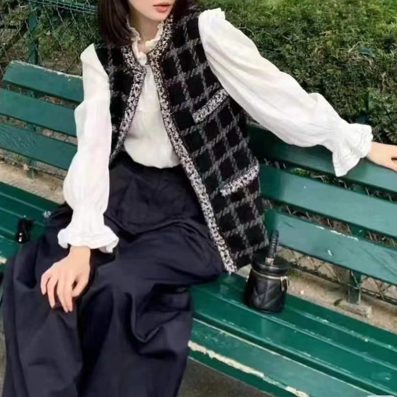 99新 Chanel/香奈儿 40码22K黑灰格纹四口袋无袖马甲