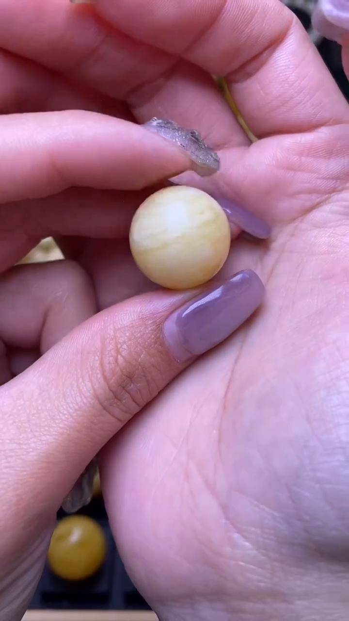 【闪购商品】琥珀裸石未镶嵌葵. 79