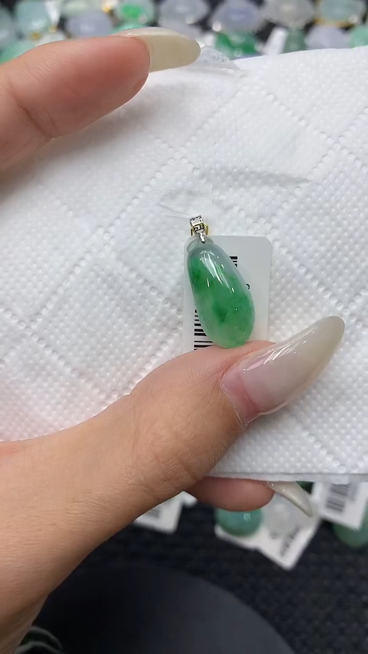颈饰18K金镶嵌翡翠11111111111