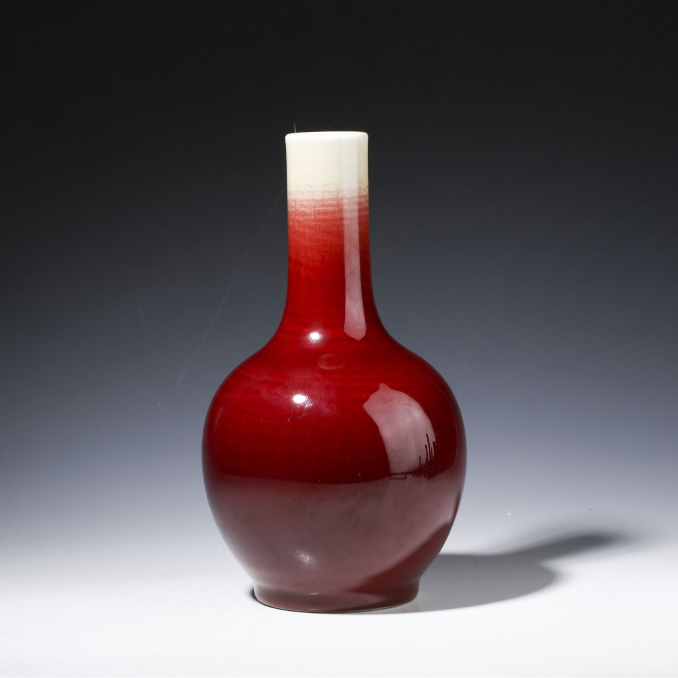 【拍卖-创汇】·郎红釉天球瓶