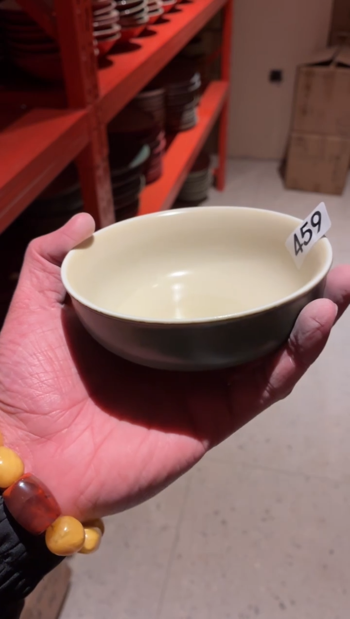 瓷片小****?459微瑕外绿内白小碗1个