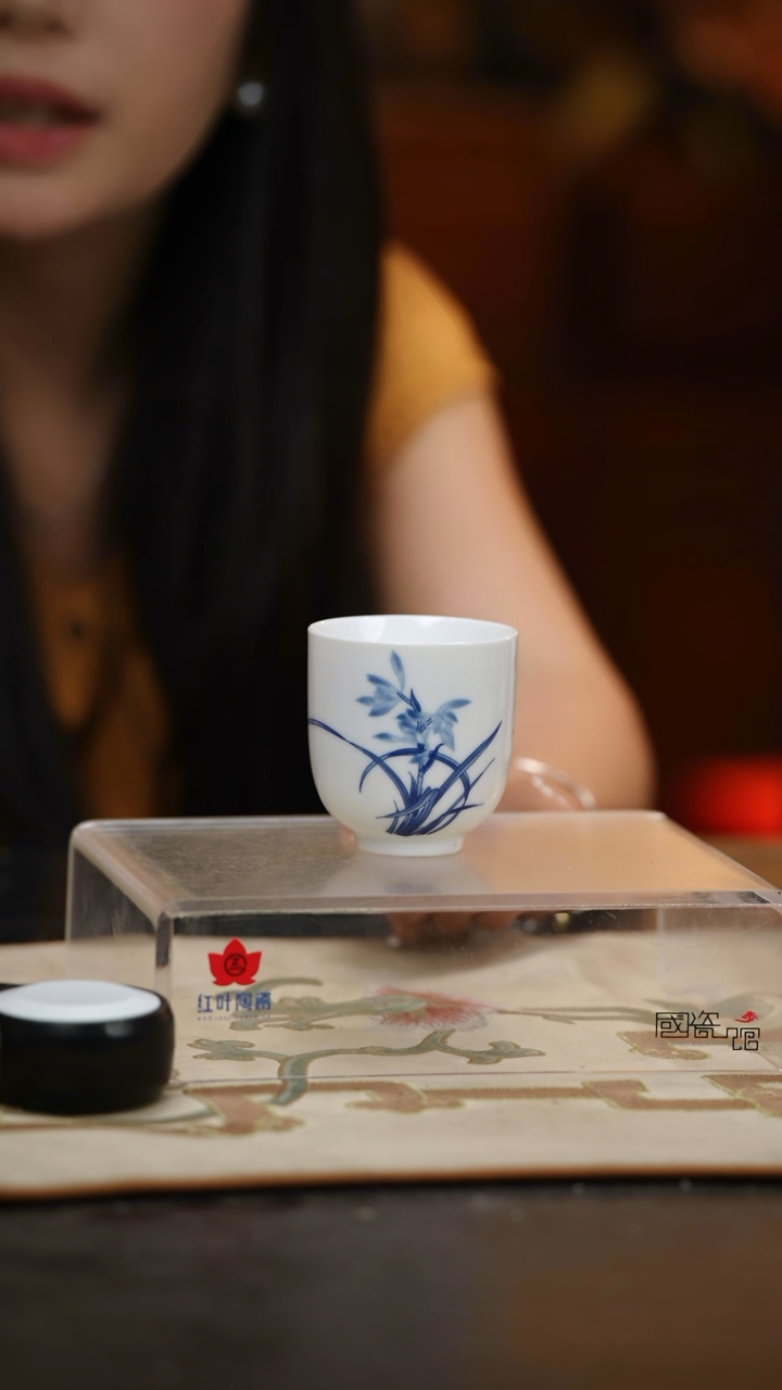 1个微瑕兰香四溢二缸盅（圆形）