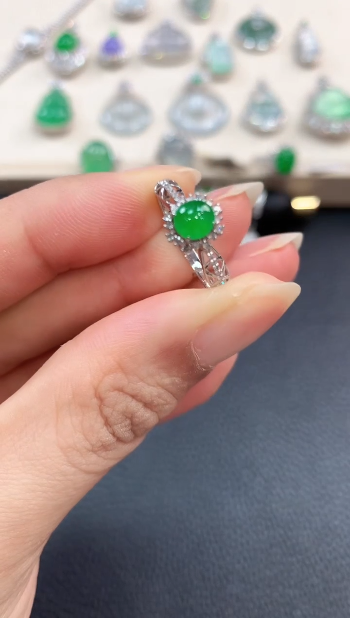 【闪购商品】翡翠戒指18K金镶嵌b23       