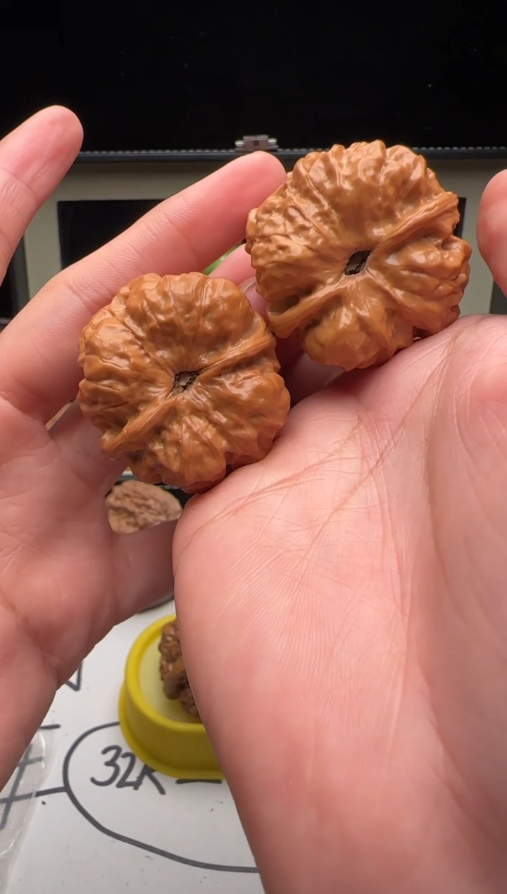 文玩核桃吊坠2***，编号33