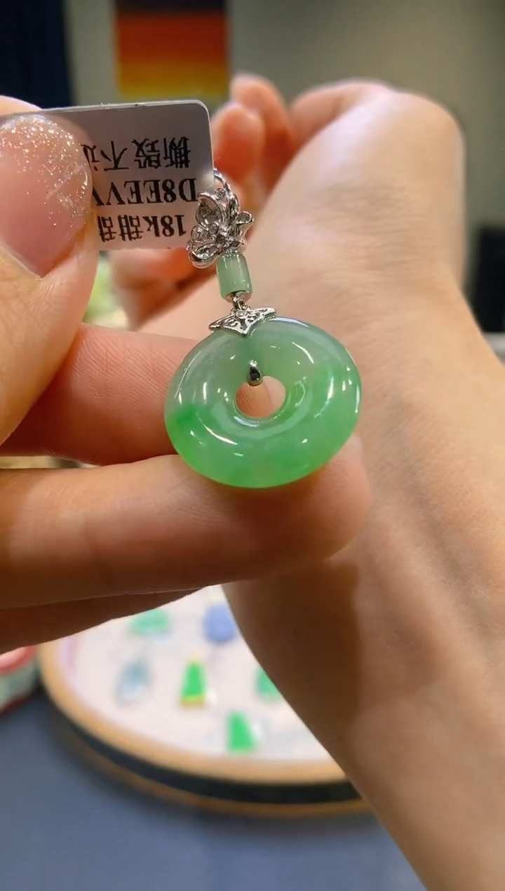 【闪购商品】翡翠18K金镶嵌吊坠(不含链)甜甜圈