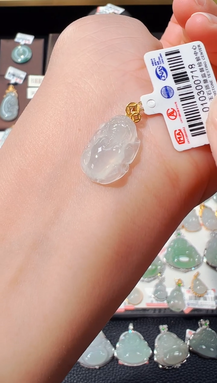 【闪购商品】翡翠吊坠(不含链)18K金镶嵌貔貅吊坠718