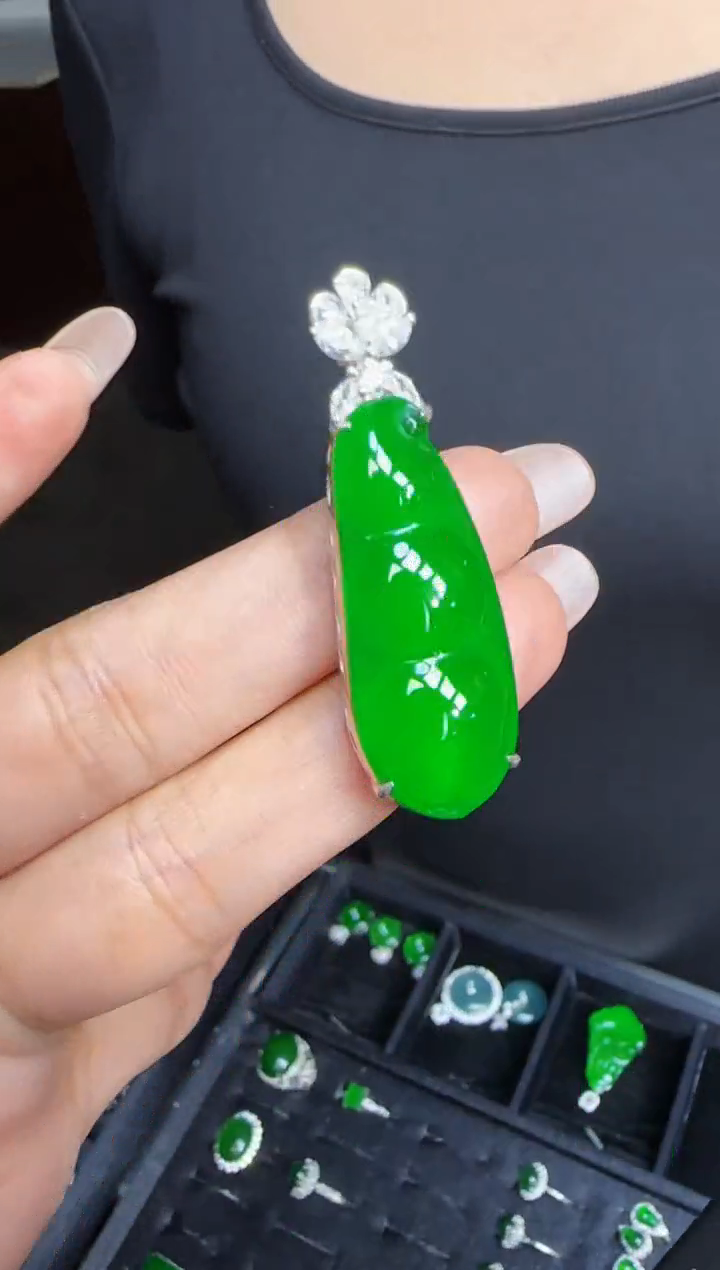 定制翡翠未镶嵌翡翠吊坠158