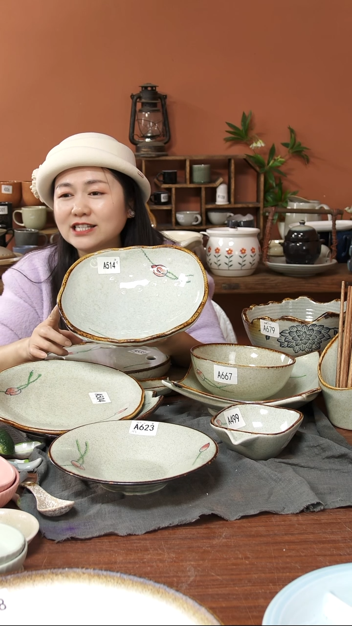 陶瓷A514 一只陶瓷异形莲子方碗25*23*7可能微瑕