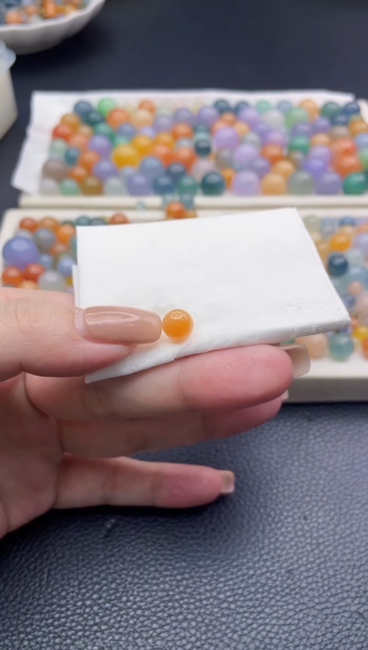 未镶嵌定制翡翠小***胖珠子