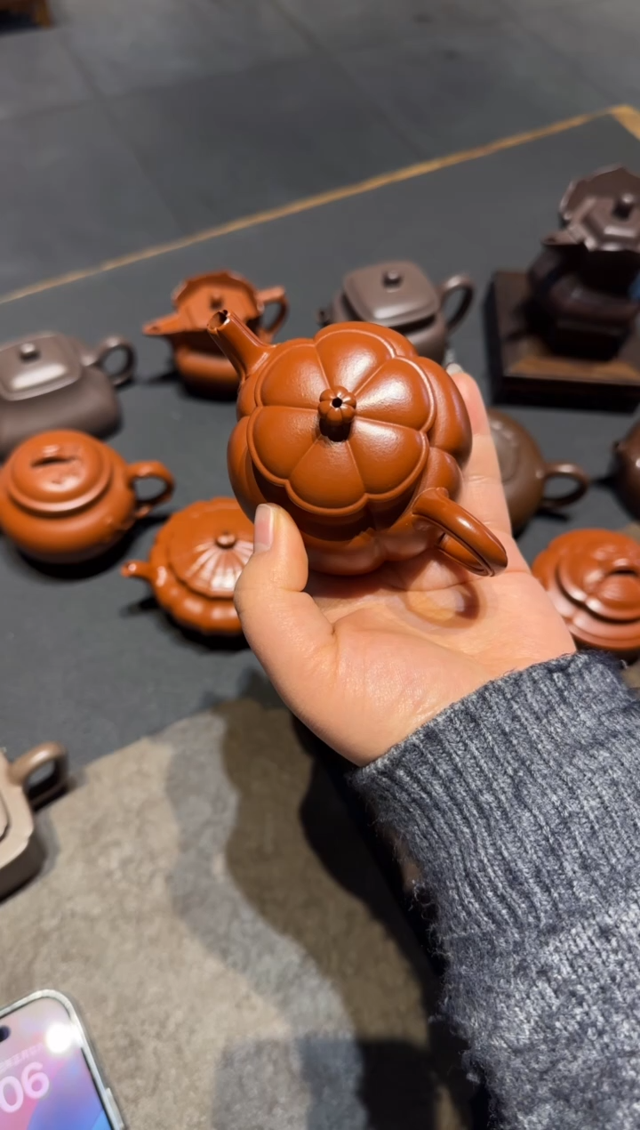 【闪购商品】紫砂茶壶繁花 朱泥