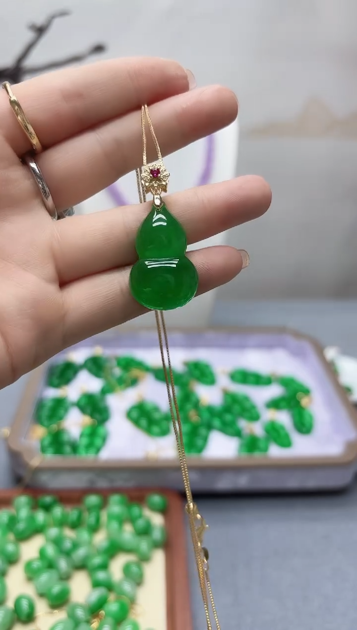 高货冰种裸石满绿葫芦（赠链子）
