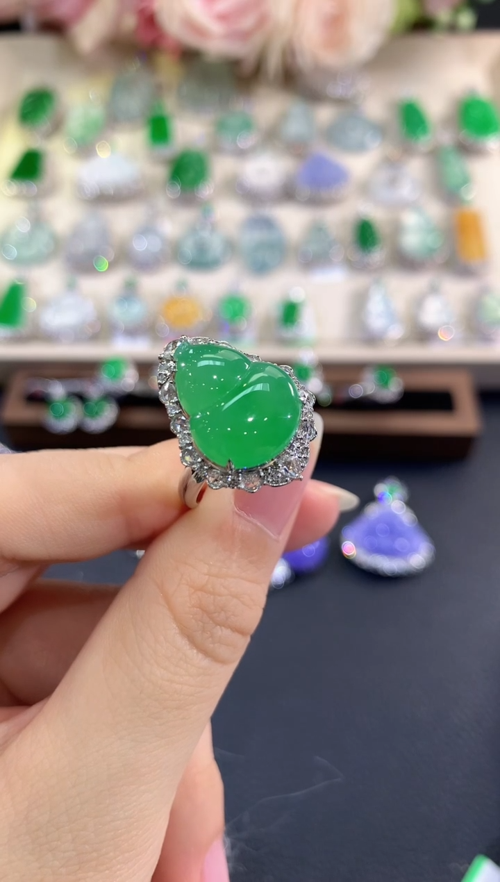 18K金镶嵌戒指翡翠d59