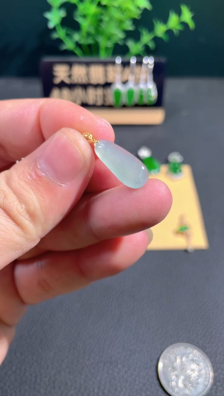 【闪购商品】翡翠颈饰18K金镶嵌翡翠