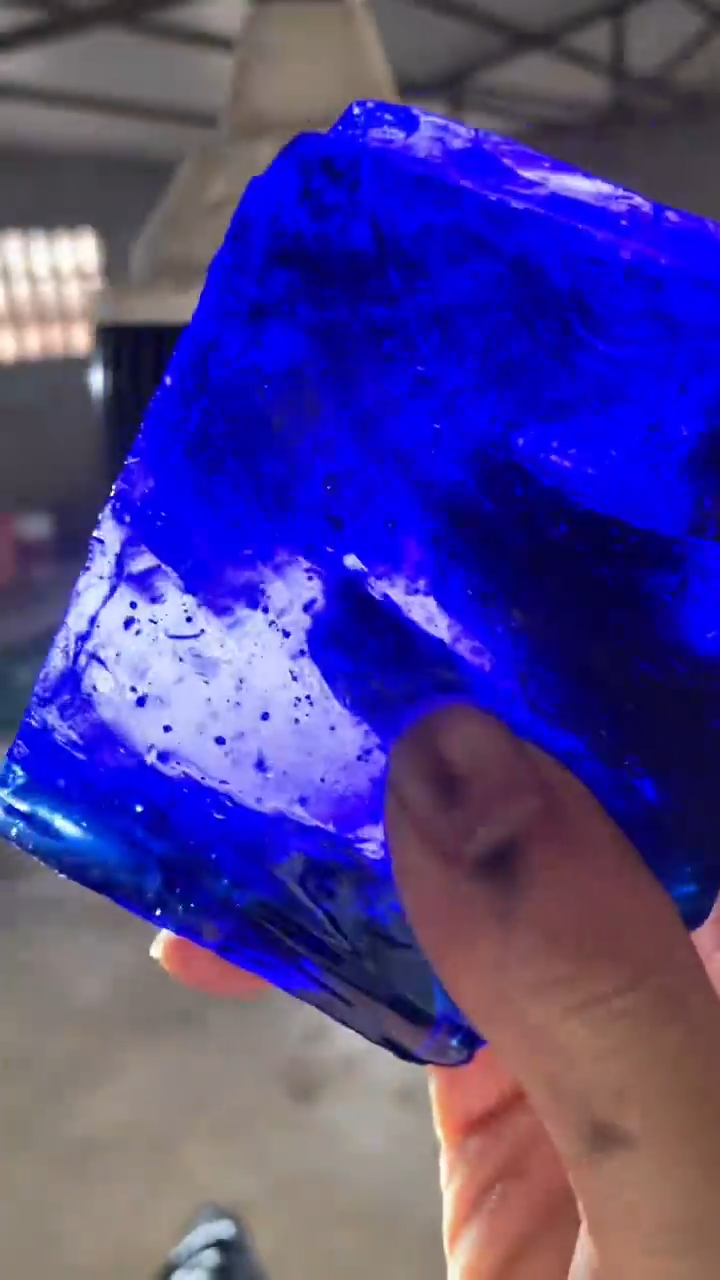 新疆五彩石原石摆件