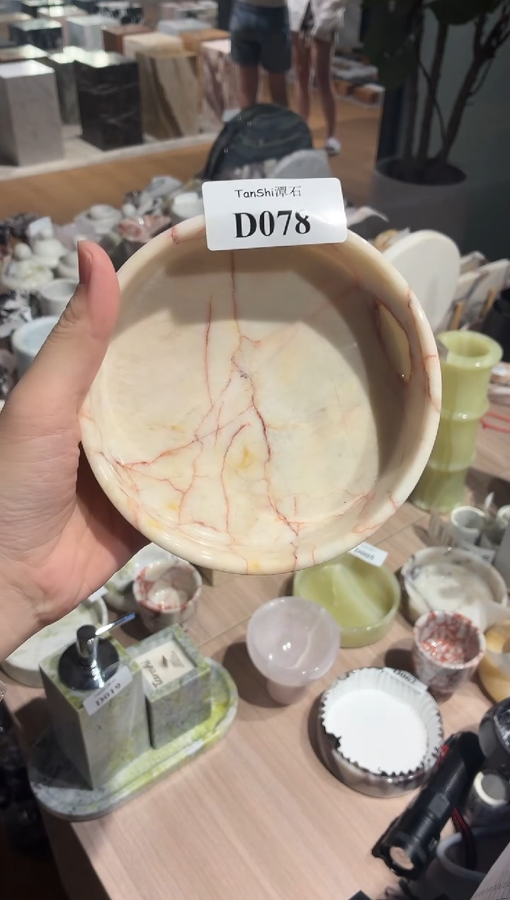 石材d078宝红烟灰缸