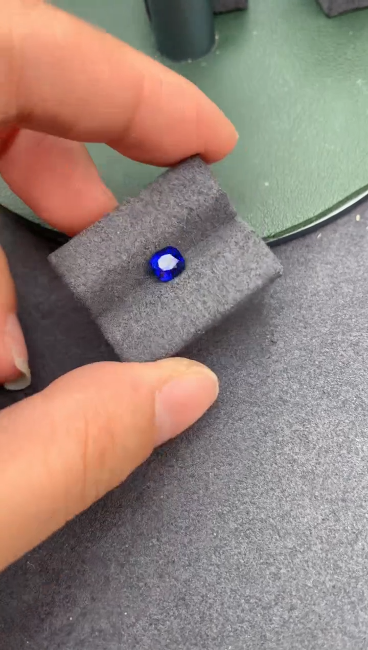 【闪购商品】蓝宝石裸石未镶嵌1ct皇家蓝