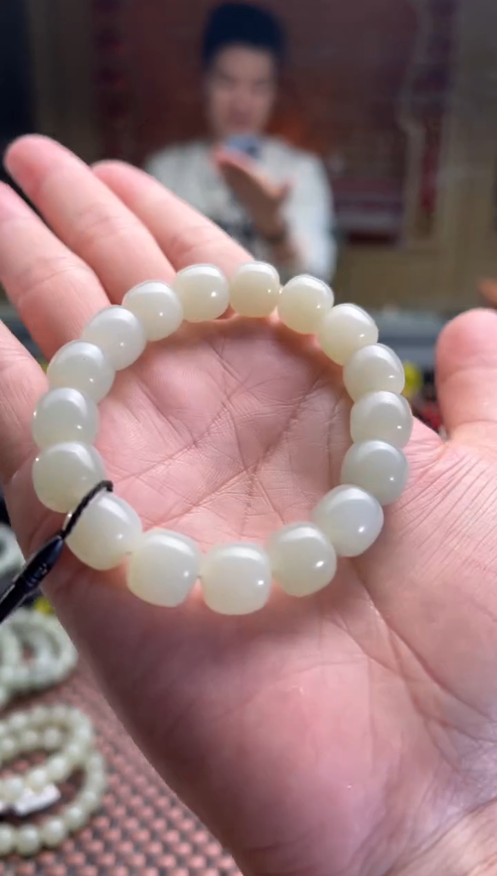 【闪购商品】和田玉手串未镶嵌且末料青白玉老型珠手串卡11*12