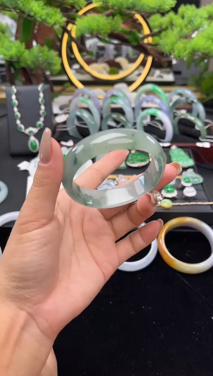 未镶嵌手镯翡翠手镯