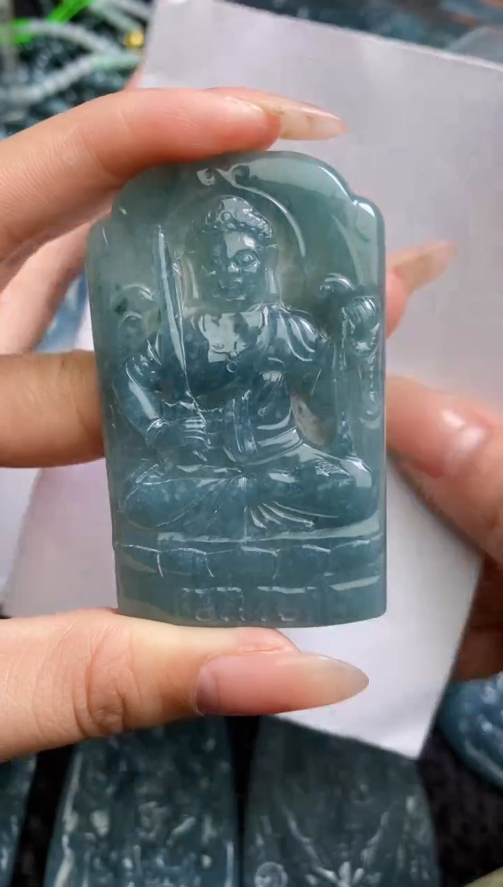 【闪购商品】翡翠颈饰未镶嵌         