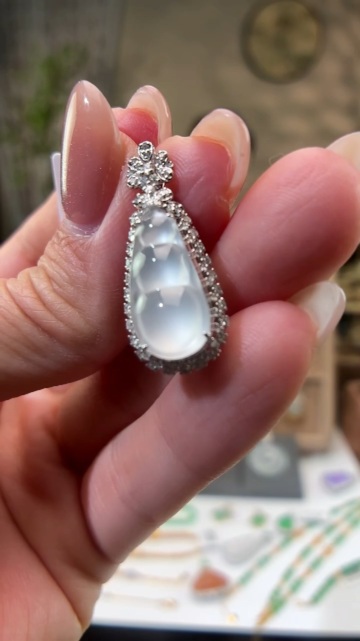 吊坠(不含链)18K金镶嵌翡翠豆子