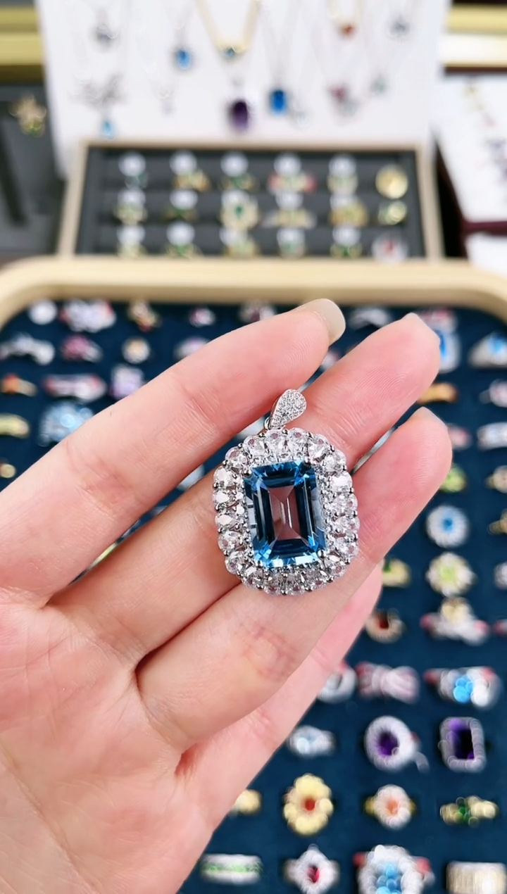 【闪购商品】托帕石颈饰银S925镶嵌A108