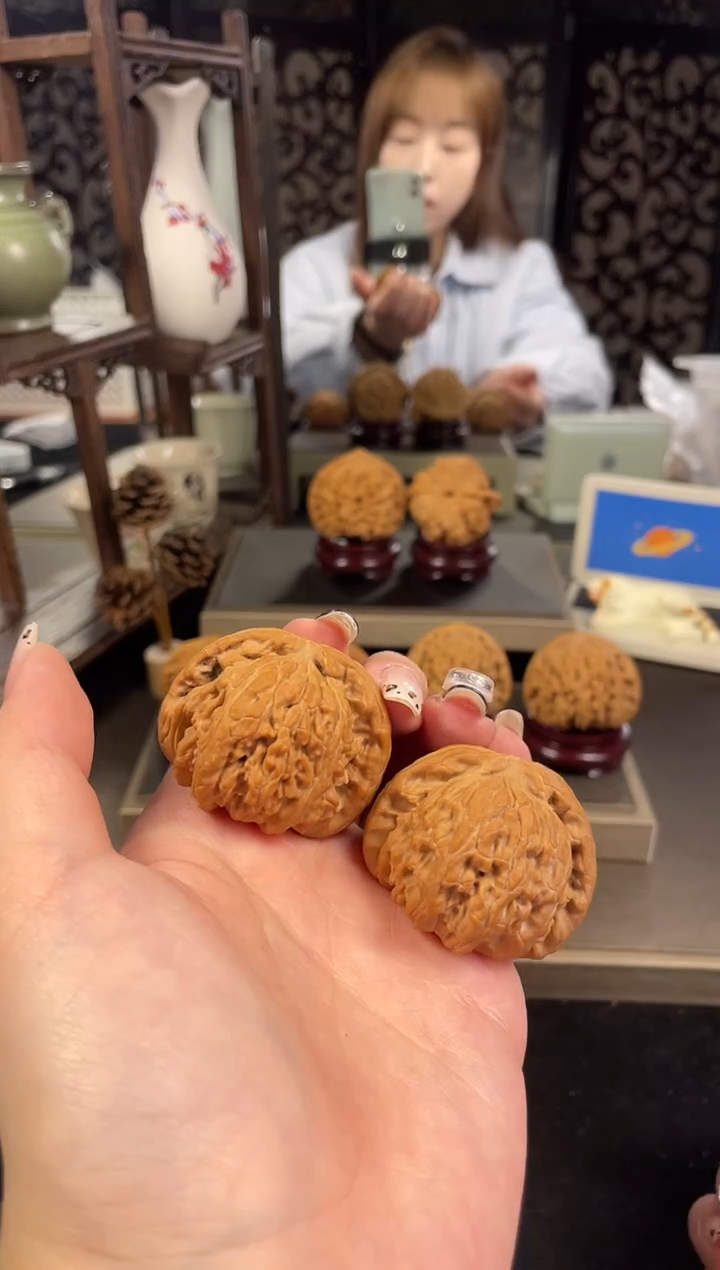 【闪购商品】文玩核桃把件白狮子43尺-4