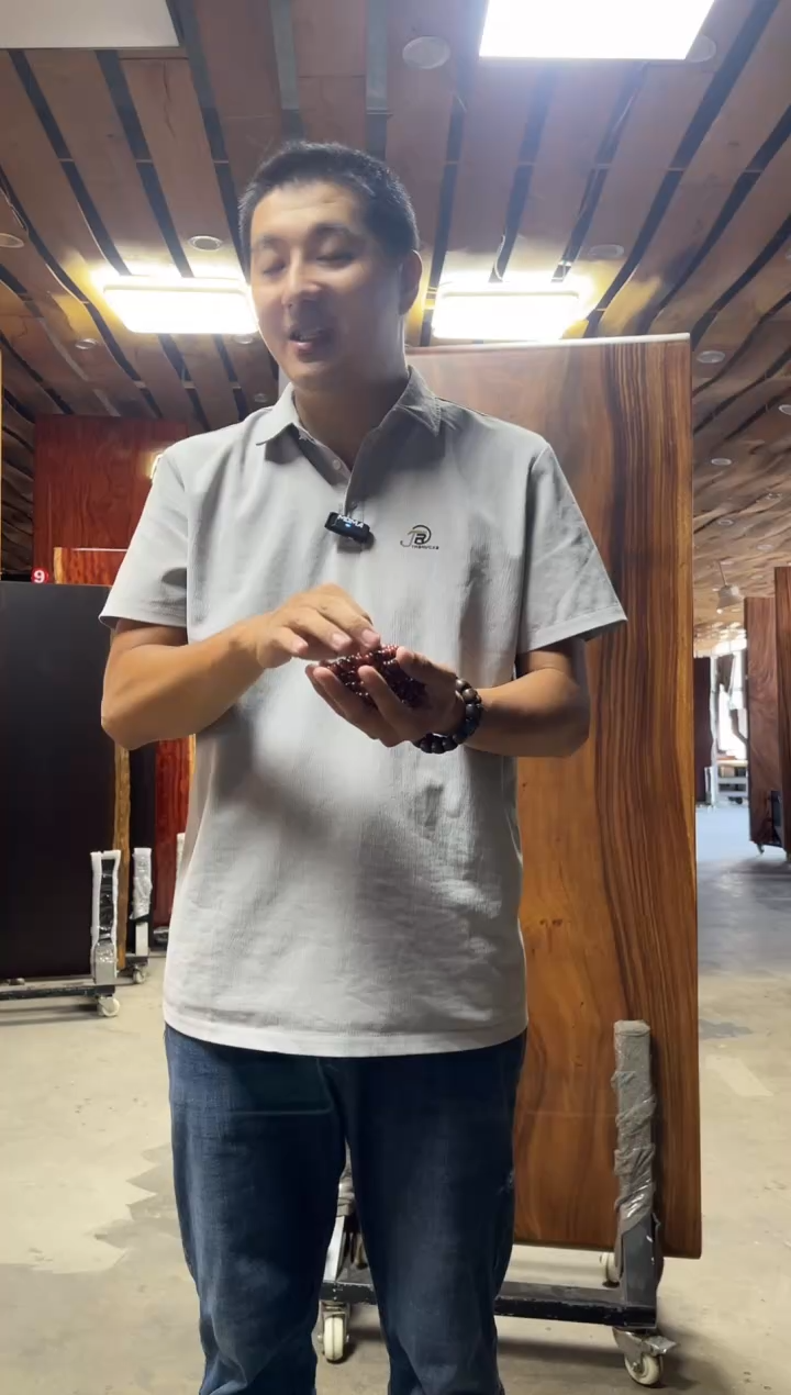 檀香紫檀（小叶紫檀）崮**叟檀香紫檀（小叶紫檀）1.0 单圈 - 金星纹
