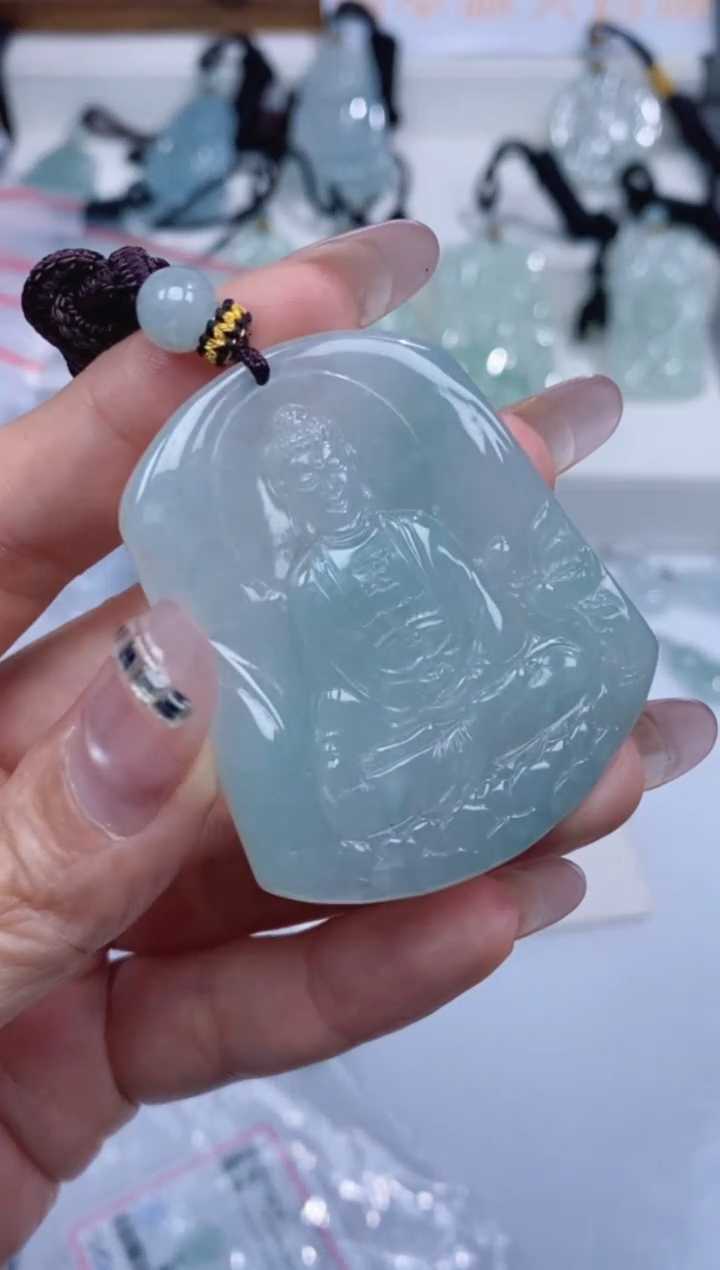 颈饰未镶嵌翡翠吊坠