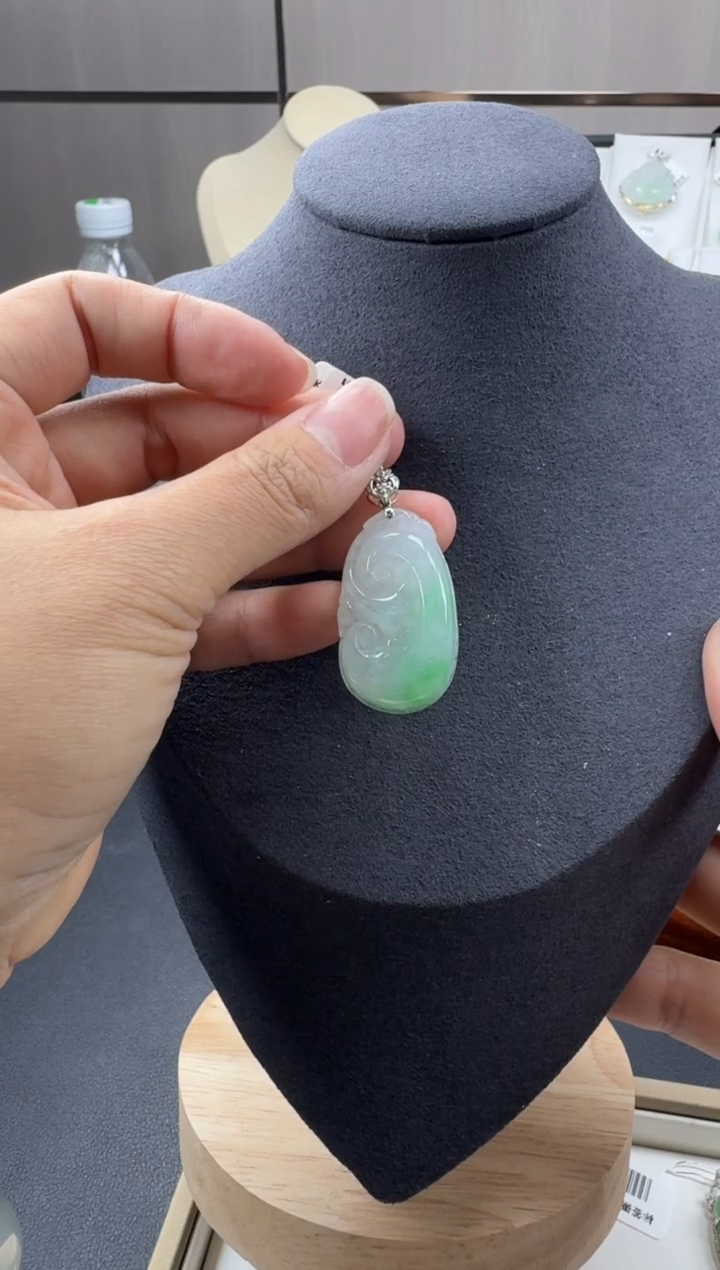 【闪购商品】翡翠颈饰18K金镶嵌YM537-1如意