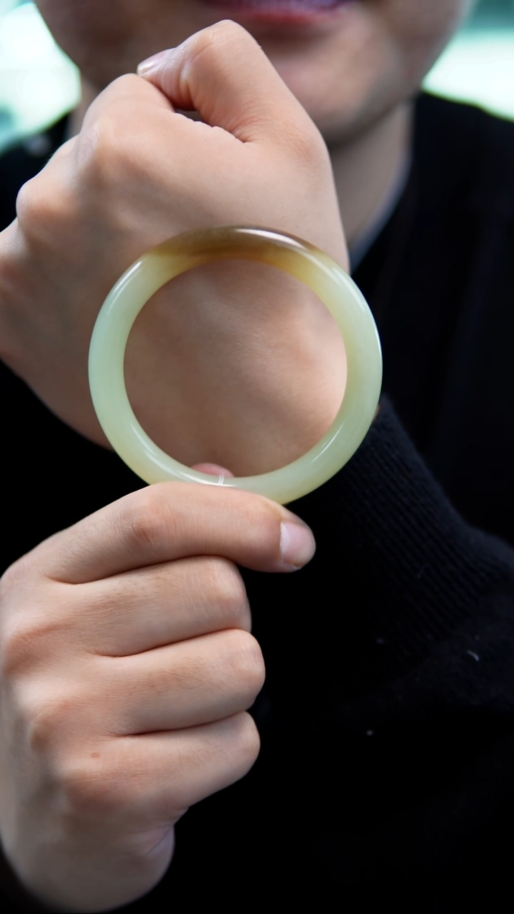 【闪购商品】和田玉手镯未镶嵌56圈