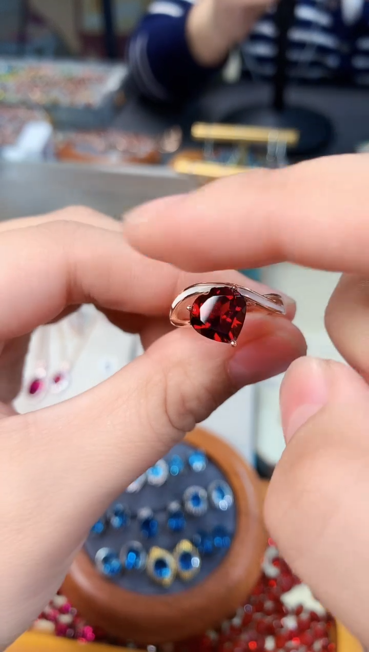 【闪购商品】石榴石戒指银S925镶嵌天然