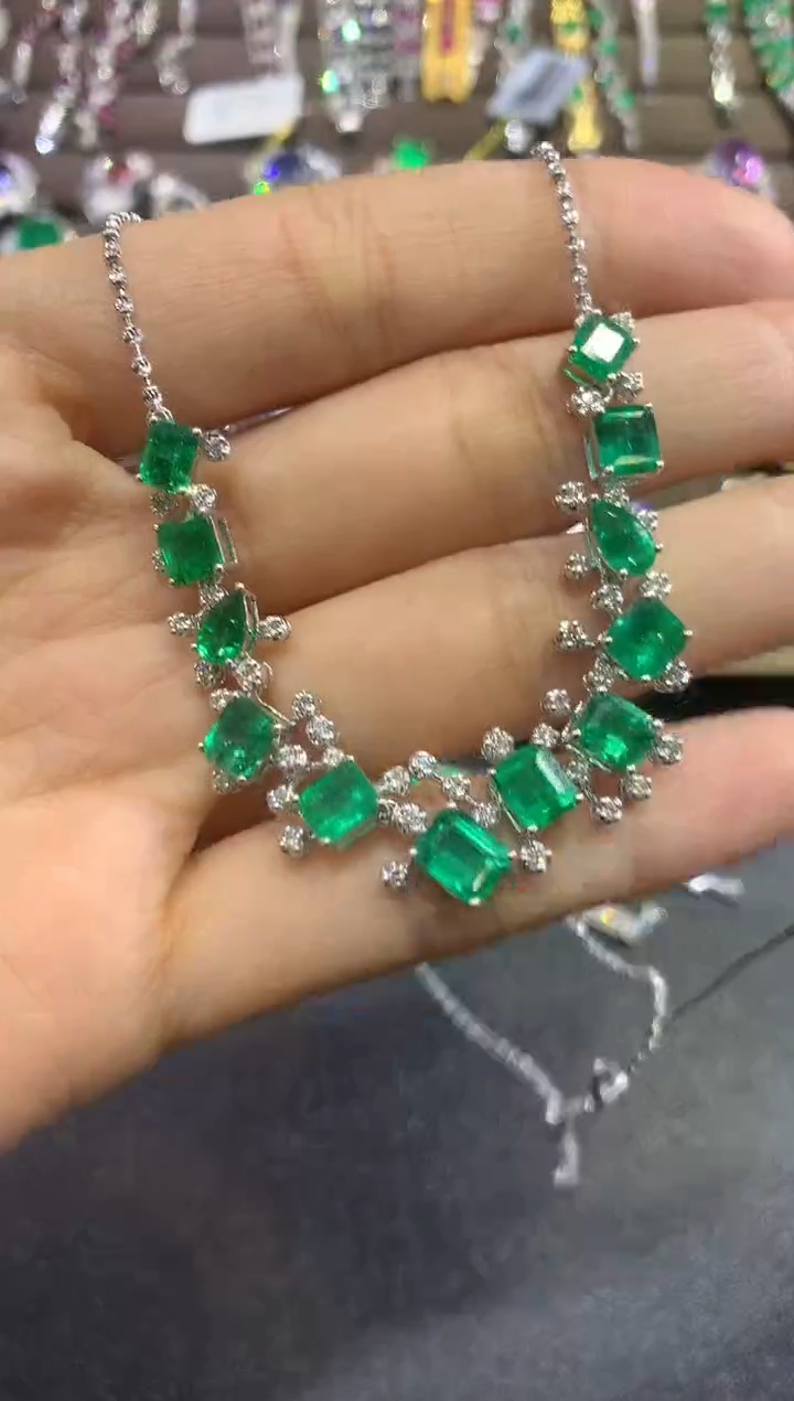 【闪购商品】祖母绿项链18K金镶嵌a370        