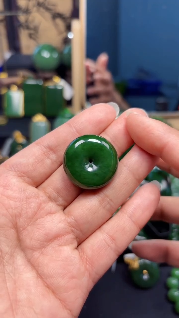 【闪购商品】和田玉（碧玉）吊坠(赠链)未镶嵌1