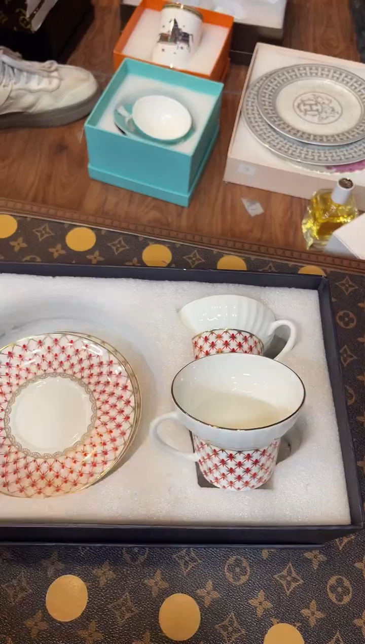 杯鸿辉家品牌瓷器，京东包邮！