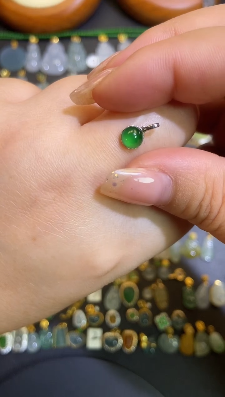 翡翠18K金镶嵌吊坠(不含链)1