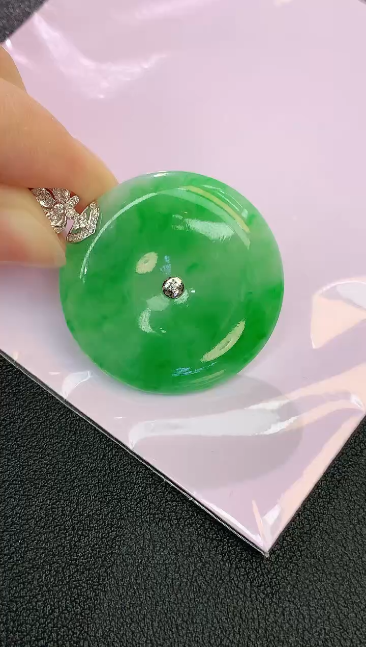 颈饰18K金镶嵌翡翠赠礼盒证书 珍珍