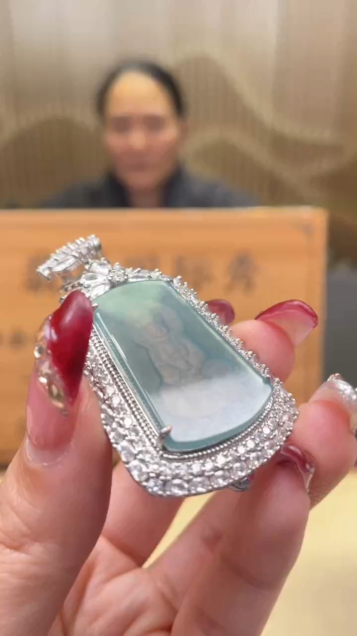 【闪购商品】翡翠颈饰未镶嵌      *A17 (只发一件)