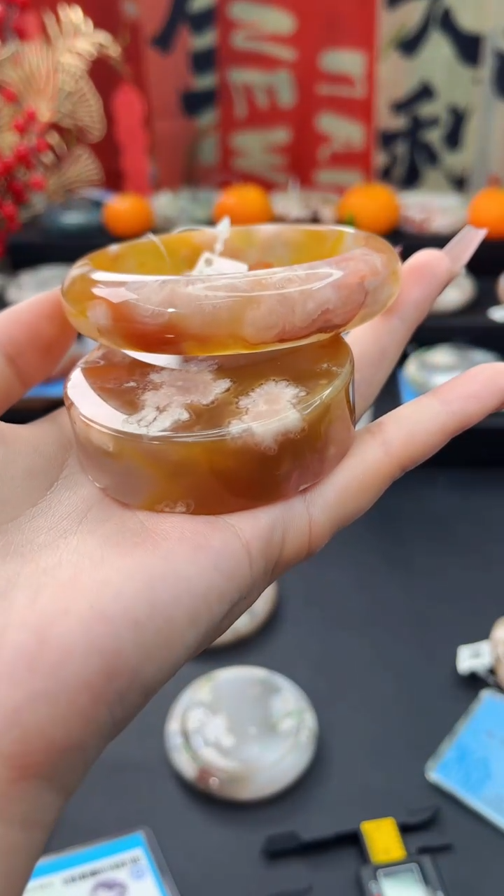 【闪购商品】石英质玉手镯未镶嵌赠送镯心（62圈口）