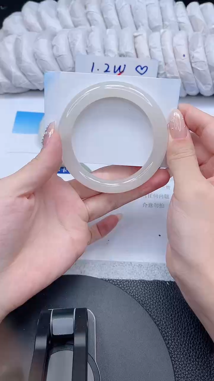 石英质玉手镯未镶嵌141-56.4