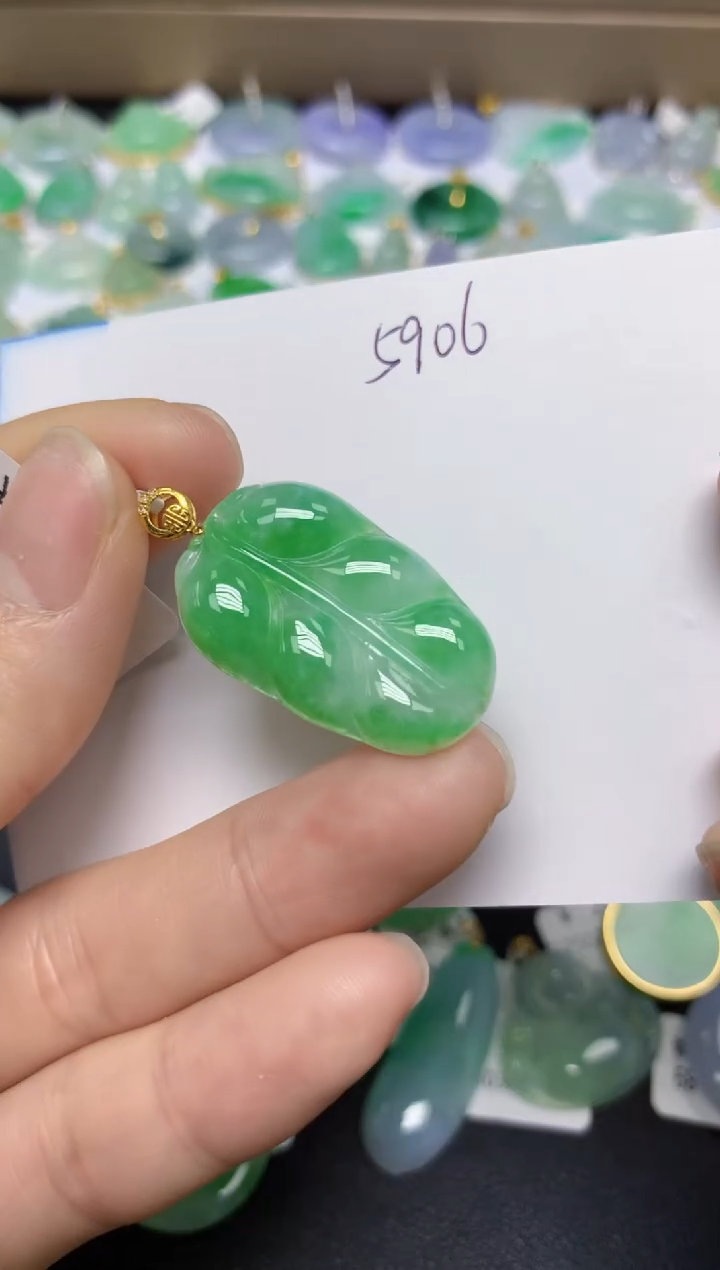 【闪购商品】翡翠挂件18K金镶嵌 天然翡翠A货