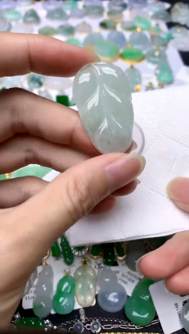 颈饰未镶嵌翡翠天然A货翡翠