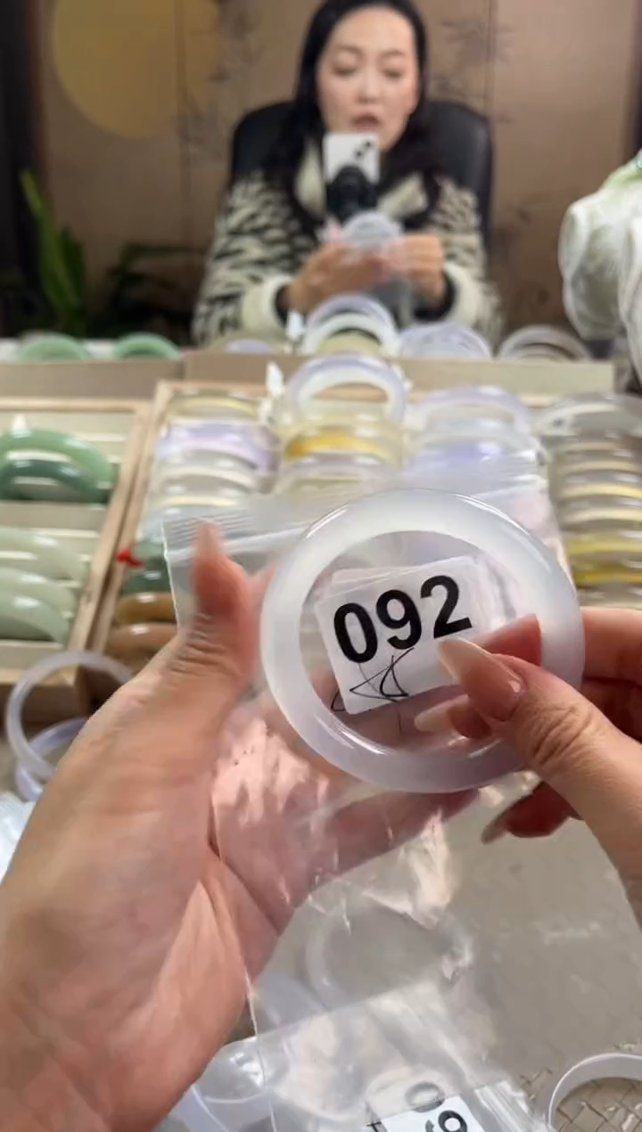 手镯玛瑙/玉髓未镶嵌092