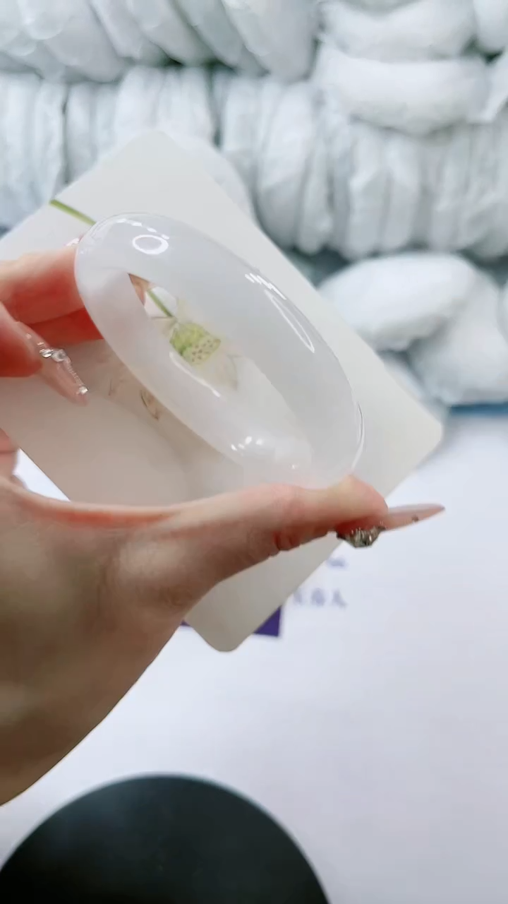 【闪购商品】石英质玉手镯未镶嵌多样性发货V404