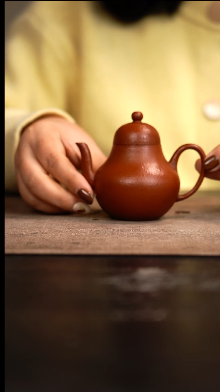 【闪购商品】紫砂茶壶思婷壶粗砂朱泥130cc