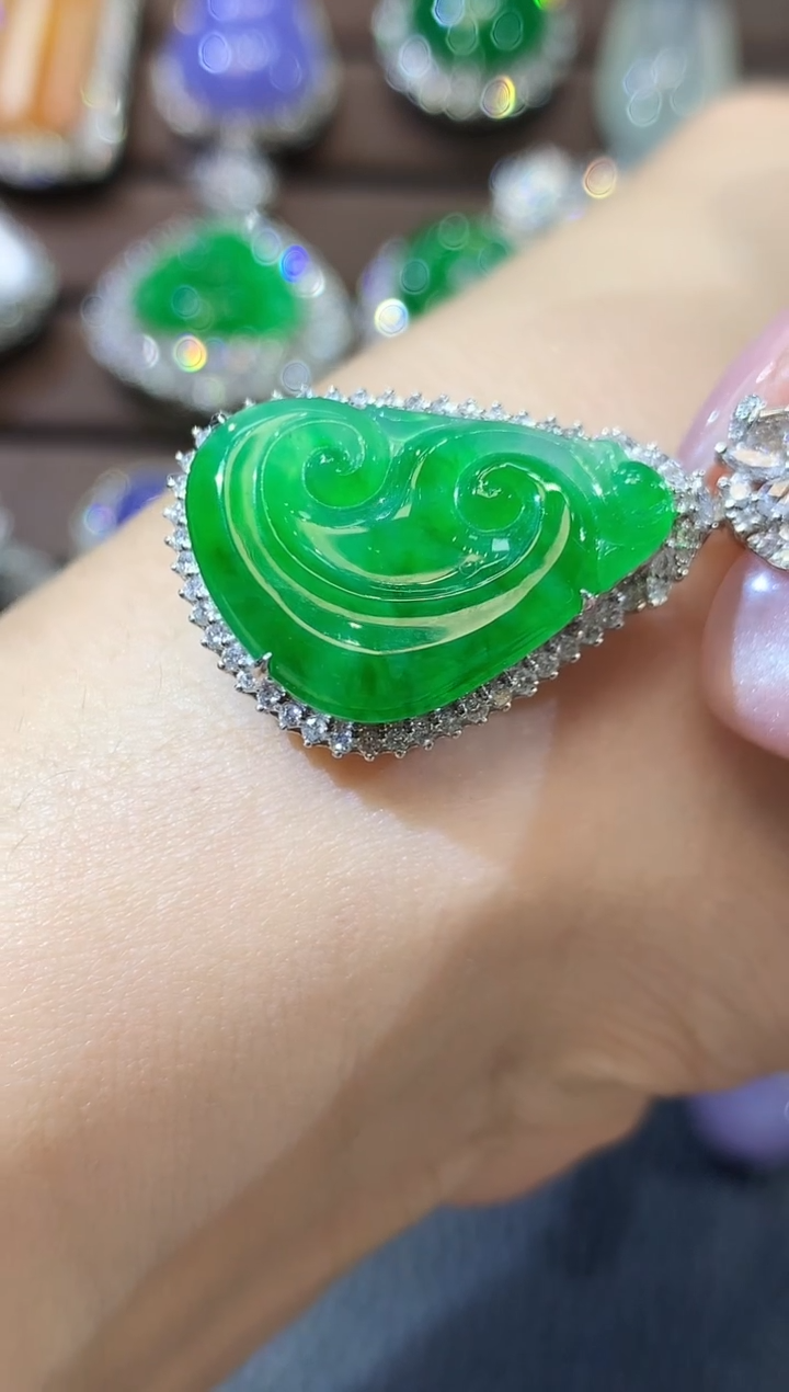 【闪购商品】翡翠吊坠(不含链)18K金镶嵌D40