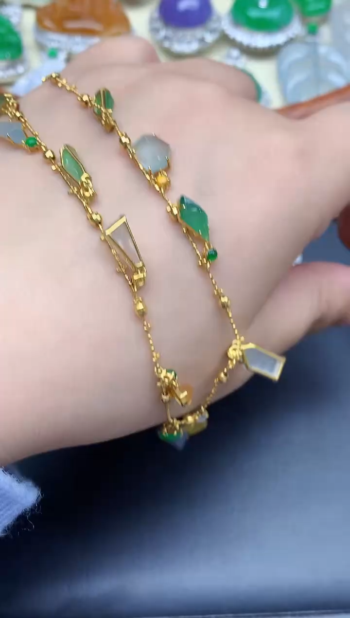 颈饰18K金镶嵌翡翠551-中国好珍宝