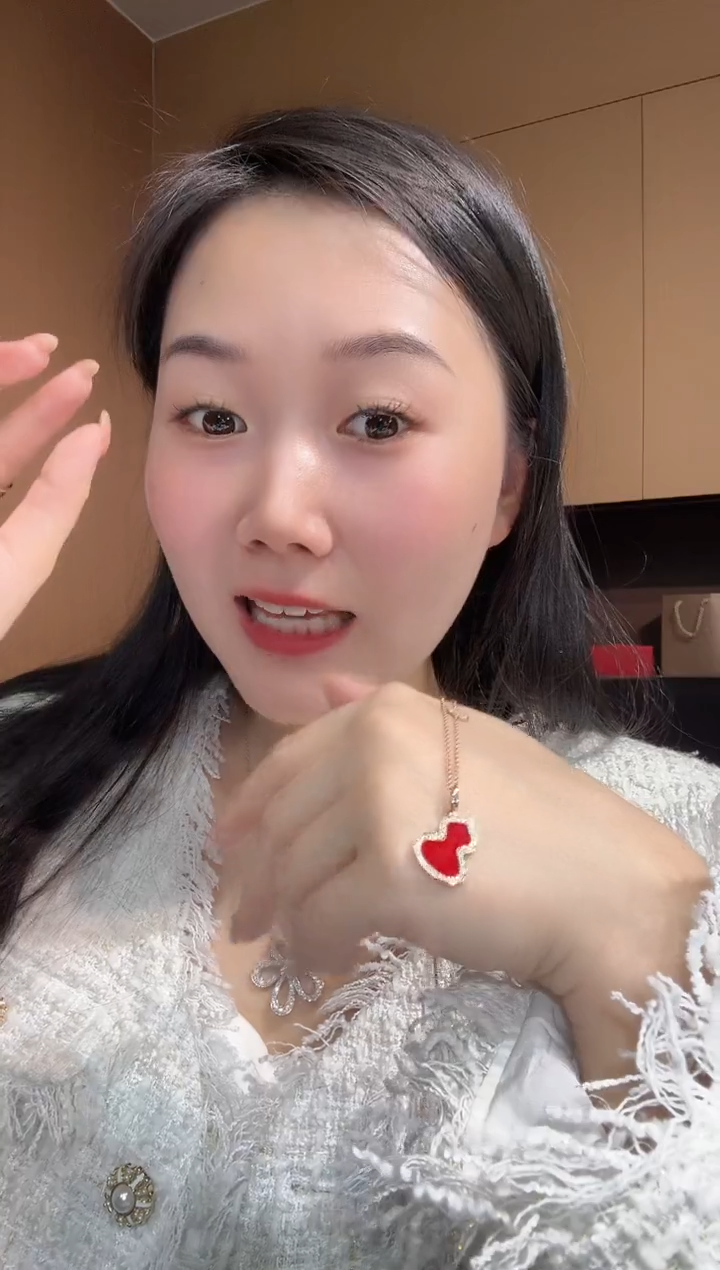 【闪购商品】钻石套链18K金镶嵌红葫芦套链GHJ