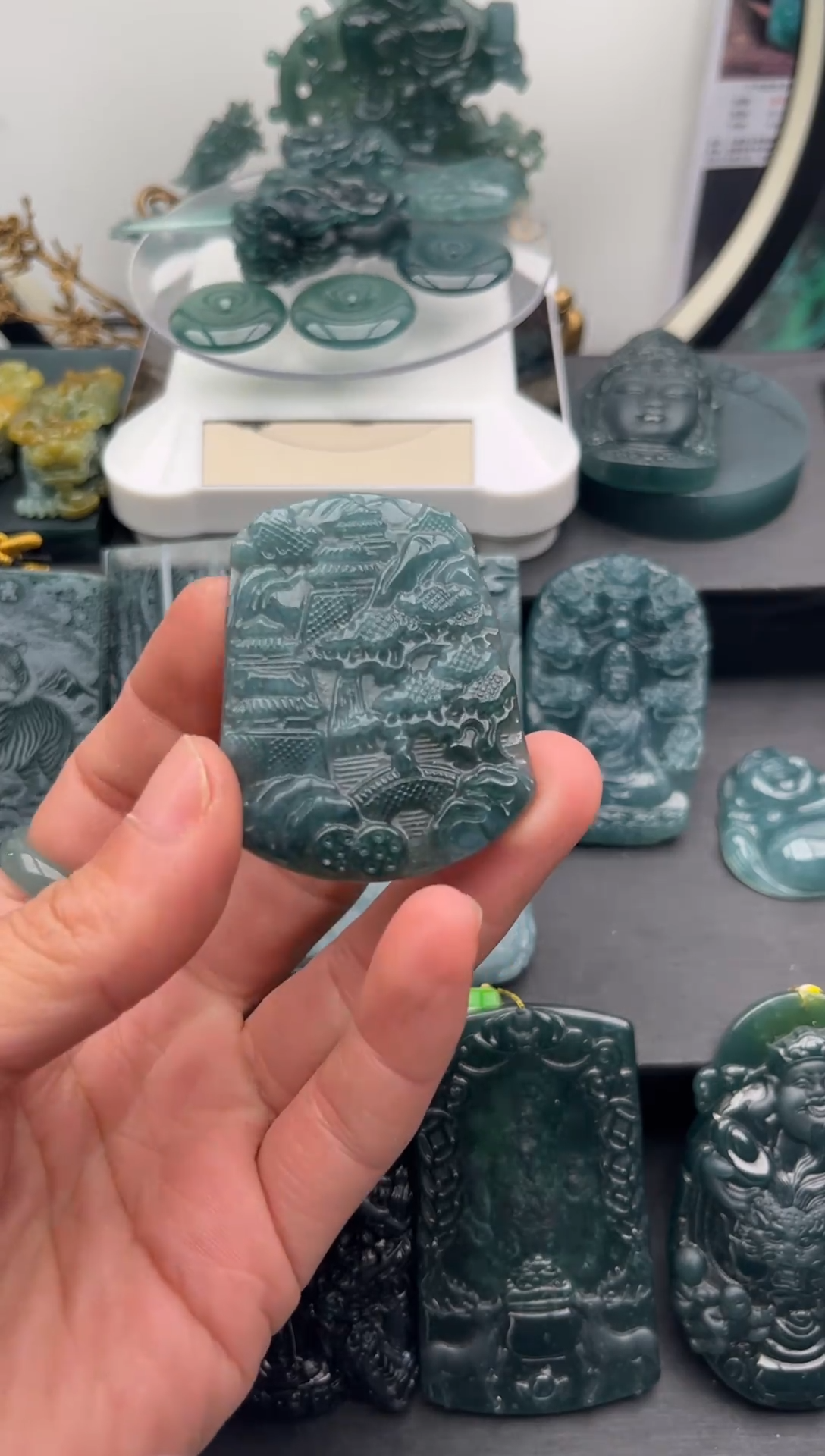 颈饰未镶嵌翡翠山水