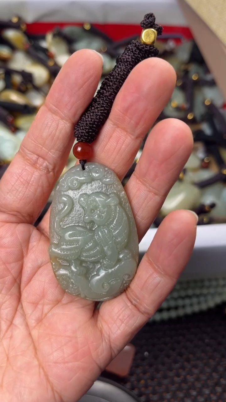 【闪购商品】和田玉颈饰未镶嵌多样性发货没有证书拍一发一有瑕