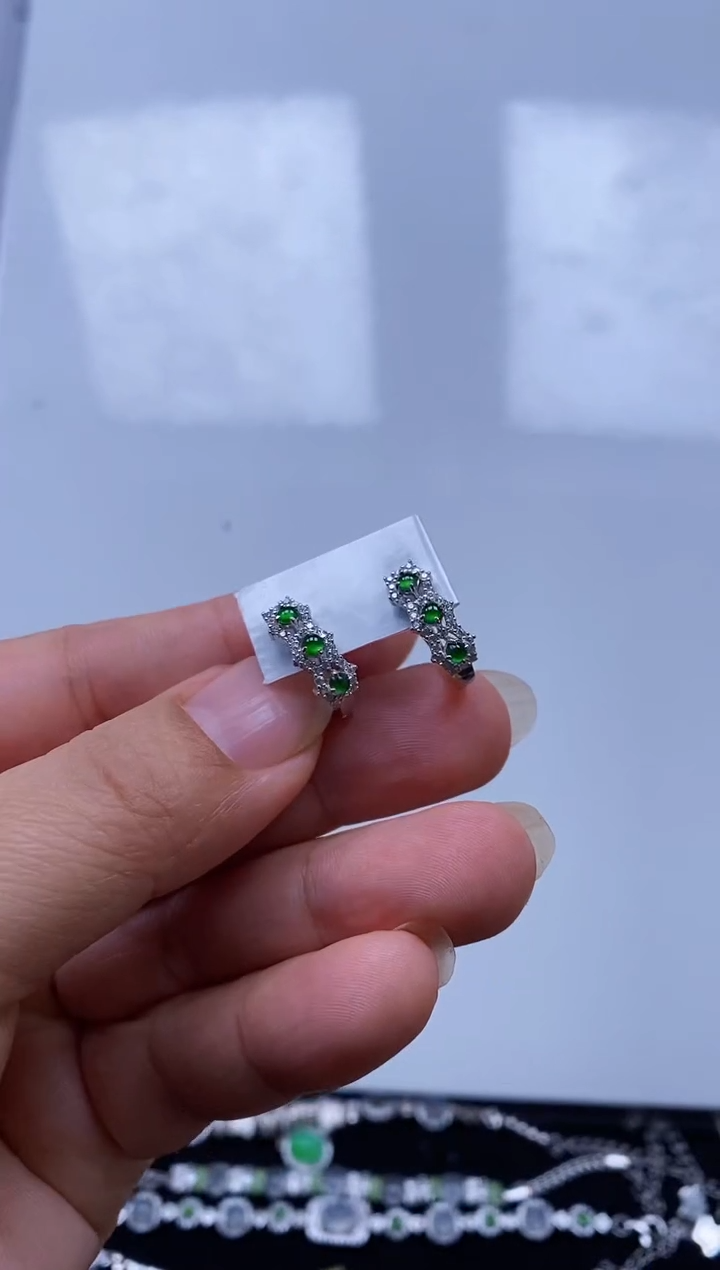【闪购商品】翡翠耳饰银S925镶嵌耳钉